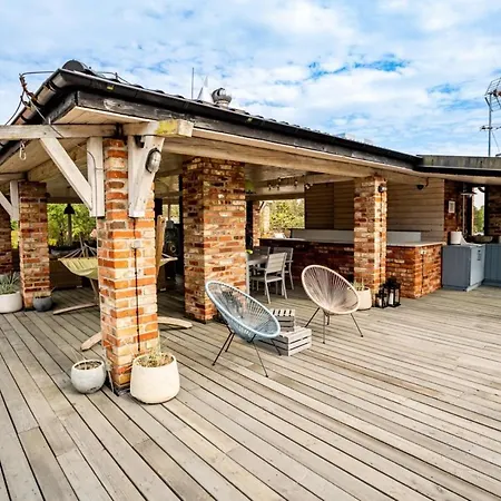 Apartment Z Ogrodkiem - Dom Nad Morzem, Taras Widokowy Ze Strefa Wypoczynku, Sala Zabaw Poddabie